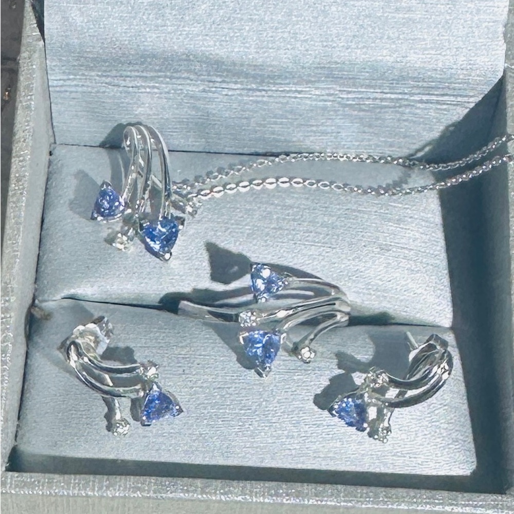 White Gold & Tanzanite ring, matching necklace and earrings